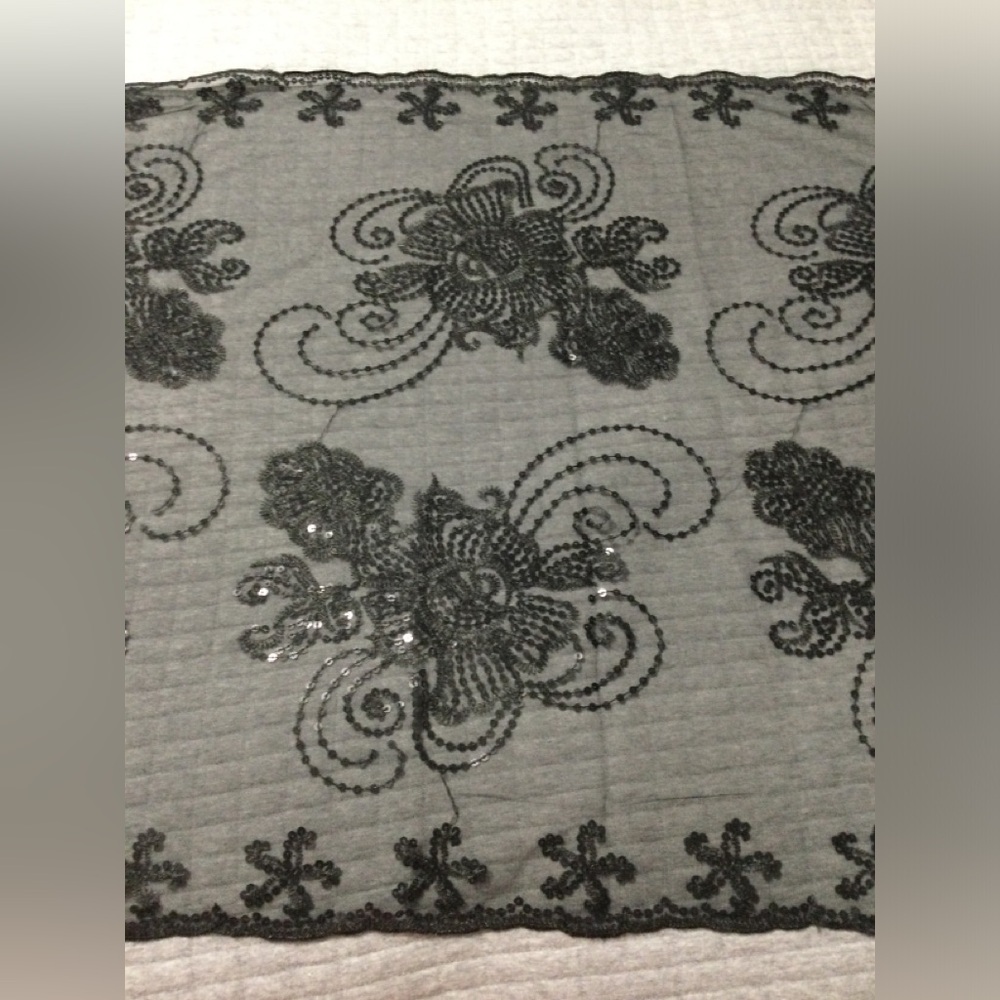 Vimate Black Sequin Shawl - Picture 5 of 6